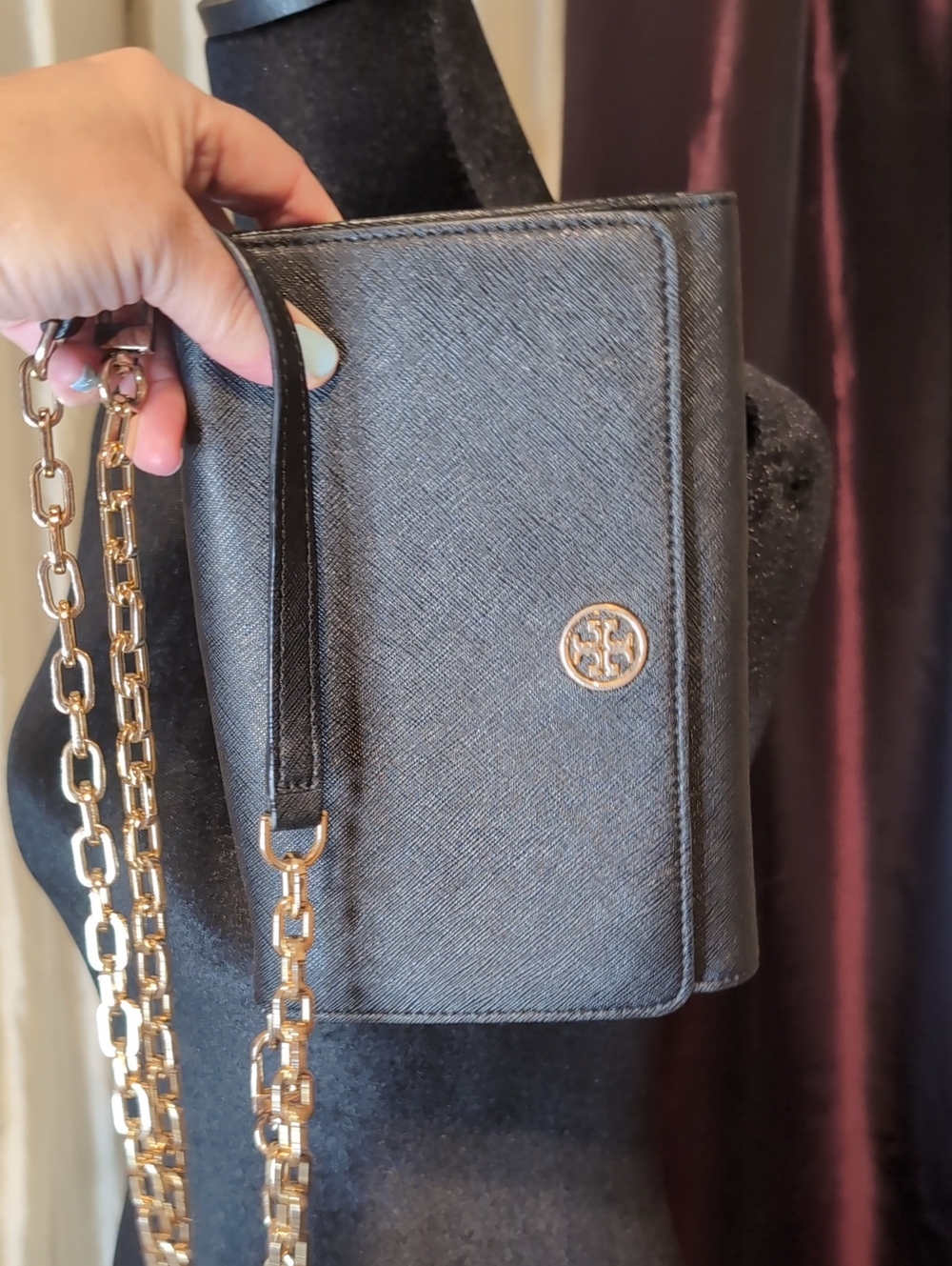 Tory Burch Black Crossbody with Gold Chain, Great Condition - Picture 4 of 4